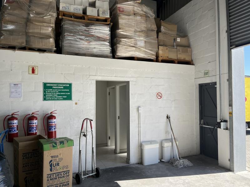 To Let commercial Property for Rent in Rivergate Western Cape